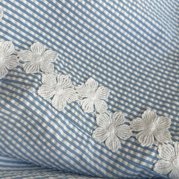 Draper James Women’s Blue & White Seersucker Floral Lace High Waisted Short - Picture 9 of 10